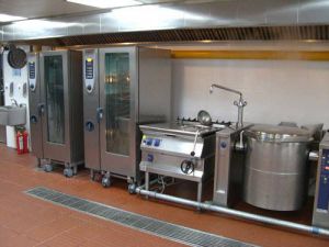 長(zhǎng)春回收酒店飯店后廚設(shè)備，餐桌椅回收